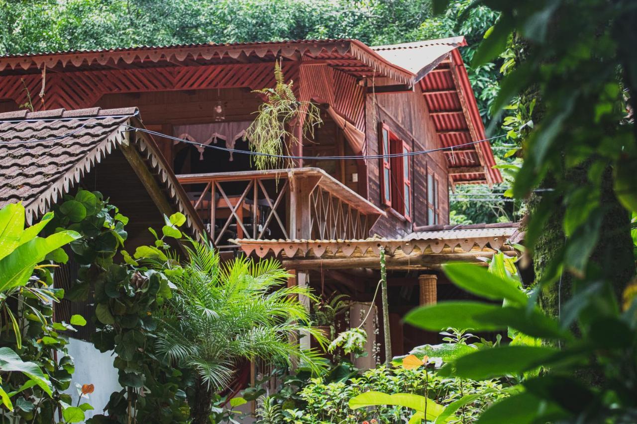 Chalet Y Cabinas Hibiscus Cahuita Exterior foto