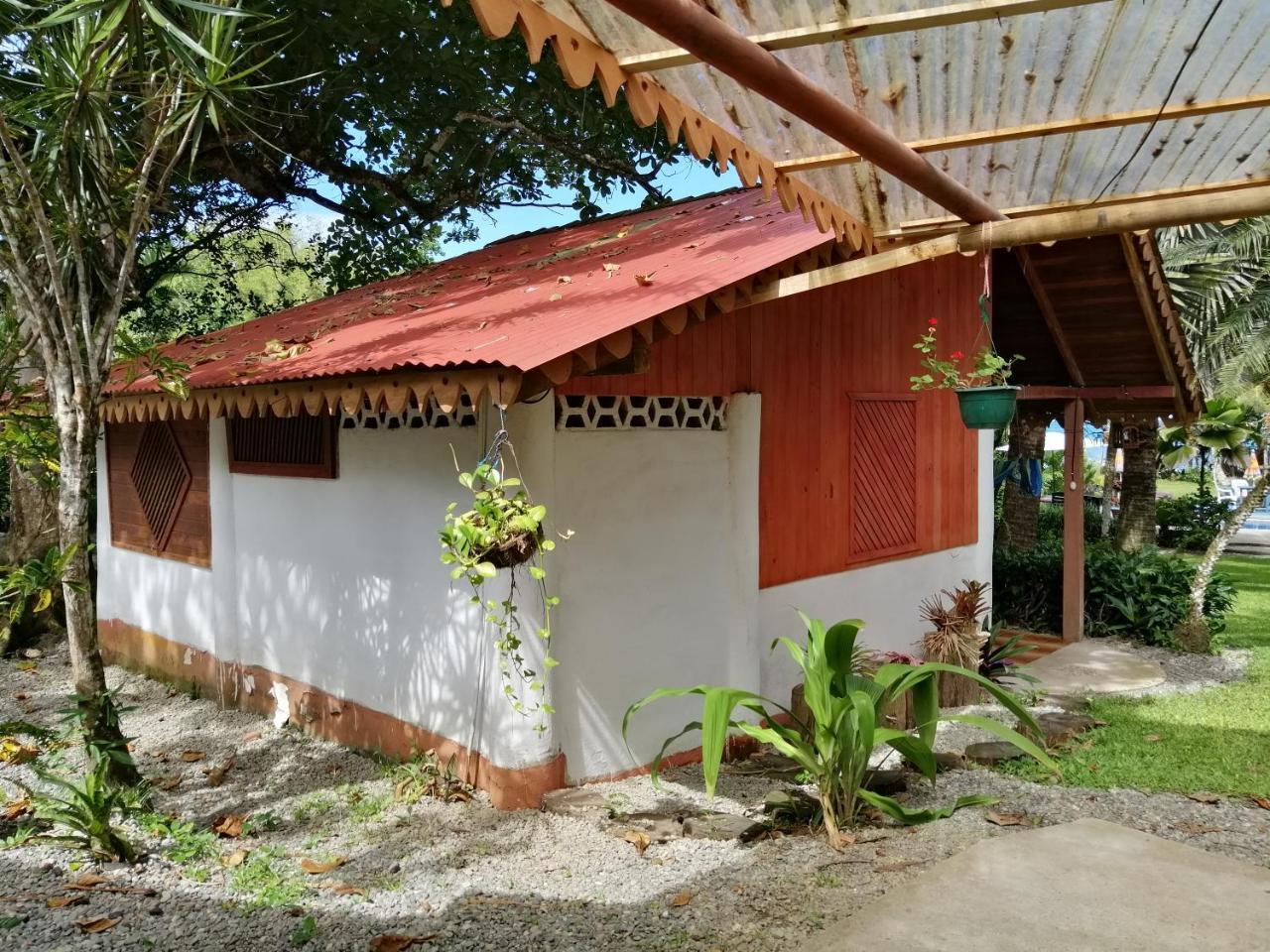 Chalet Y Cabinas Hibiscus Cahuita Exterior foto