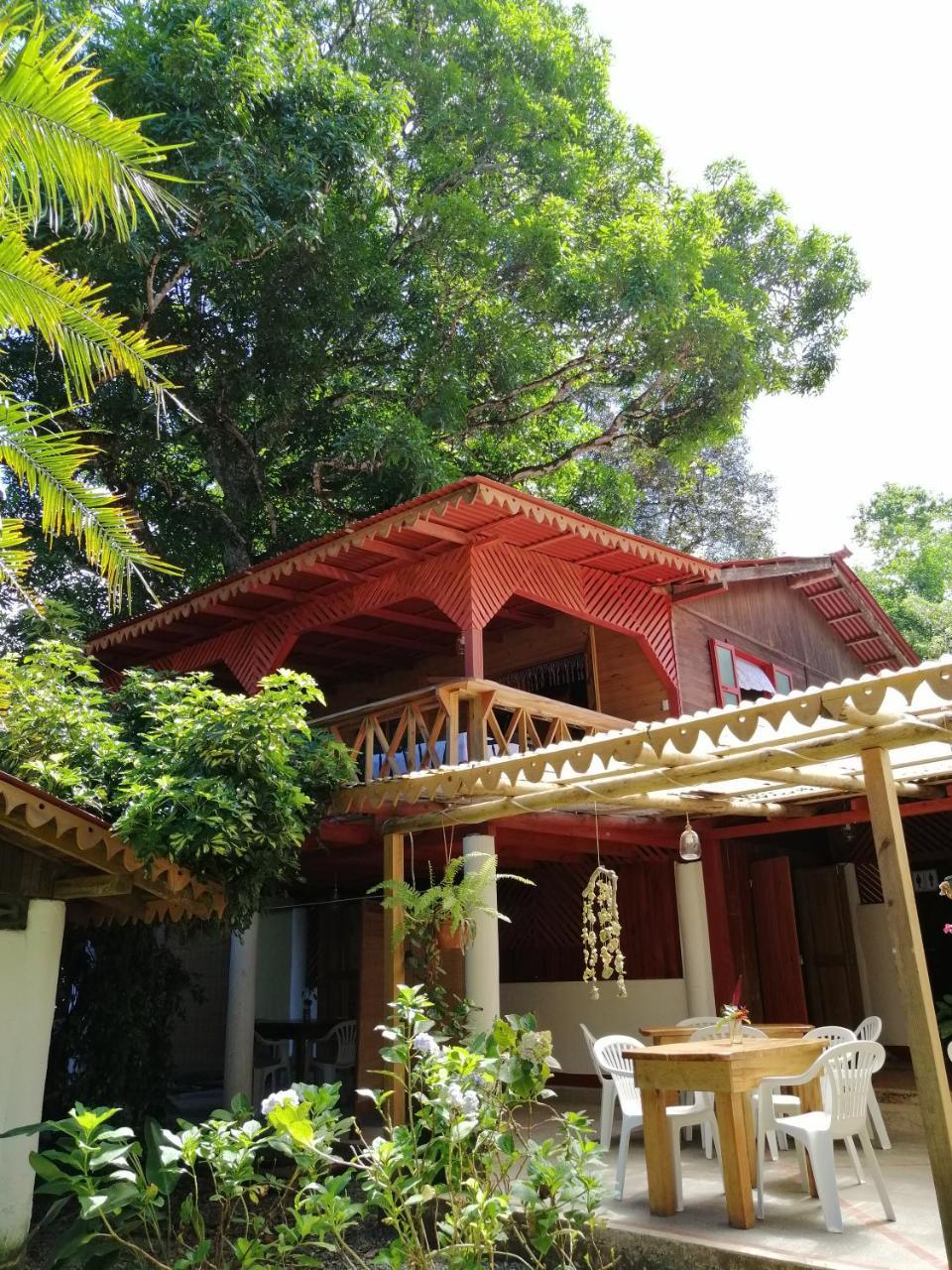Chalet Y Cabinas Hibiscus Cahuita Exterior foto